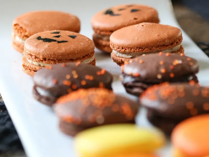 Flyer for Halloween Macarons